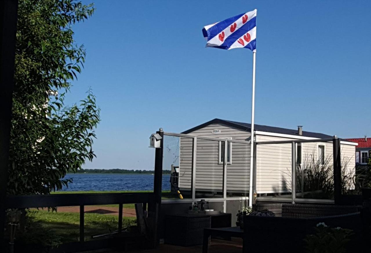 Us Twadde Plakje Op Vakantiepark Bergumermeer Suameer Eksteriør bilde