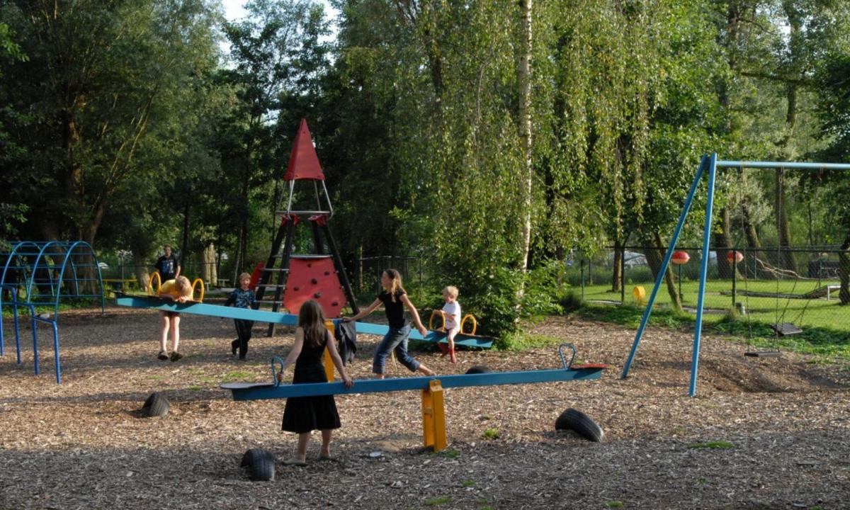 Us Twadde Plakje Op Vakantiepark Bergumermeer Suameer Eksteriør bilde